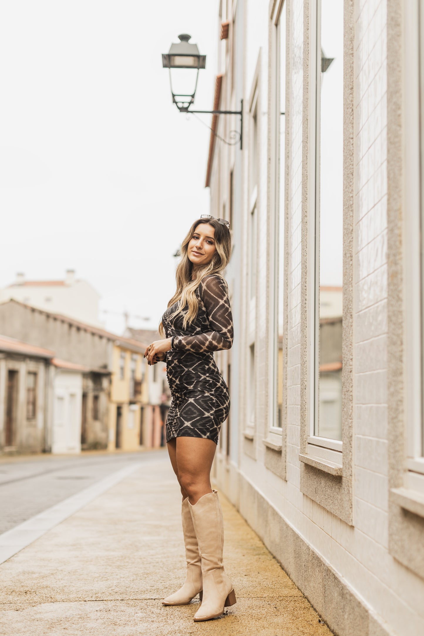 DRESS